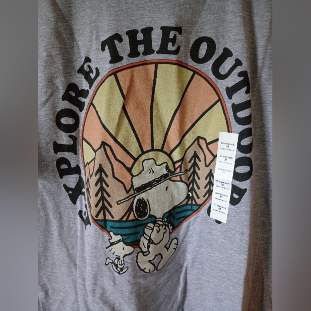 NWT Gray Snoopy Peanuts T-Shirt Explore The Outdoors Size Medium - Picture 2 of 6